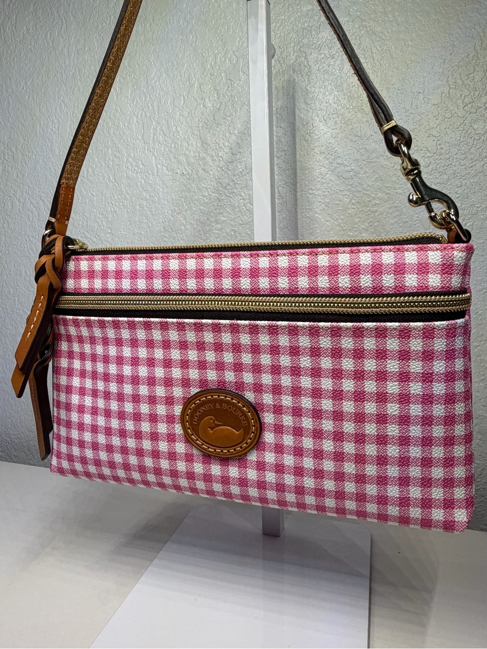 NWOT Dooney & Bourke Pink Gingham Wristlet Clutch Shoulder Bag - Picture 3 of 10